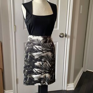 Melanie Lyne size 10 black and green skirt